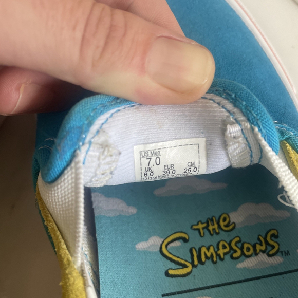 VANS X The Simpson Men's Classic Slip-On Suede Skate Shoe Size 7 Or Women 8.5-9 - Picture 11 of 11